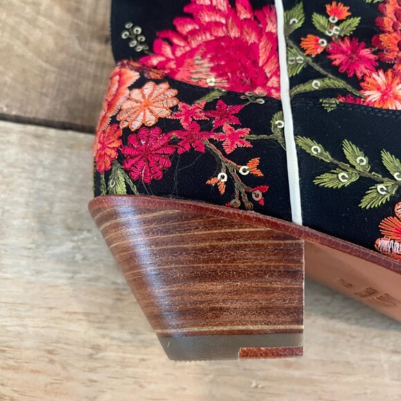 Anthropologie MOMO NEW YORK Embroidered Rose Boots NEW Size 39 - Picture 10 of 14